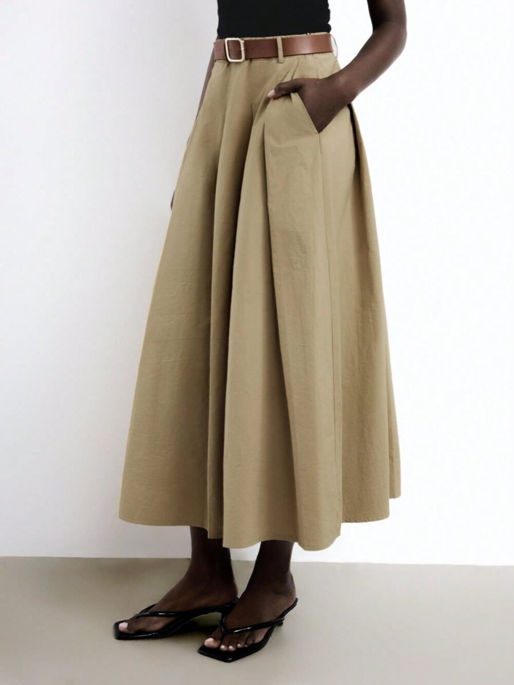 Khaki Pleated Casual Women's Skirt with Detachable Metal Belt and Side Pockets - Picture 12 of 13